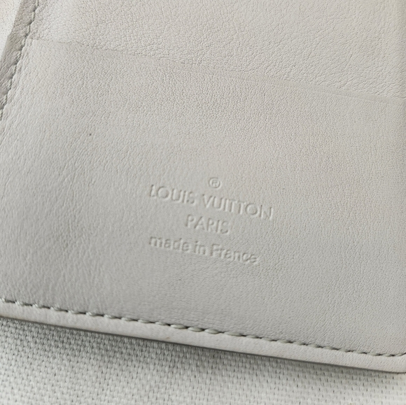 Louis Vuitton Artic Damier Infini Passport Holder - Picture 9 of 14
